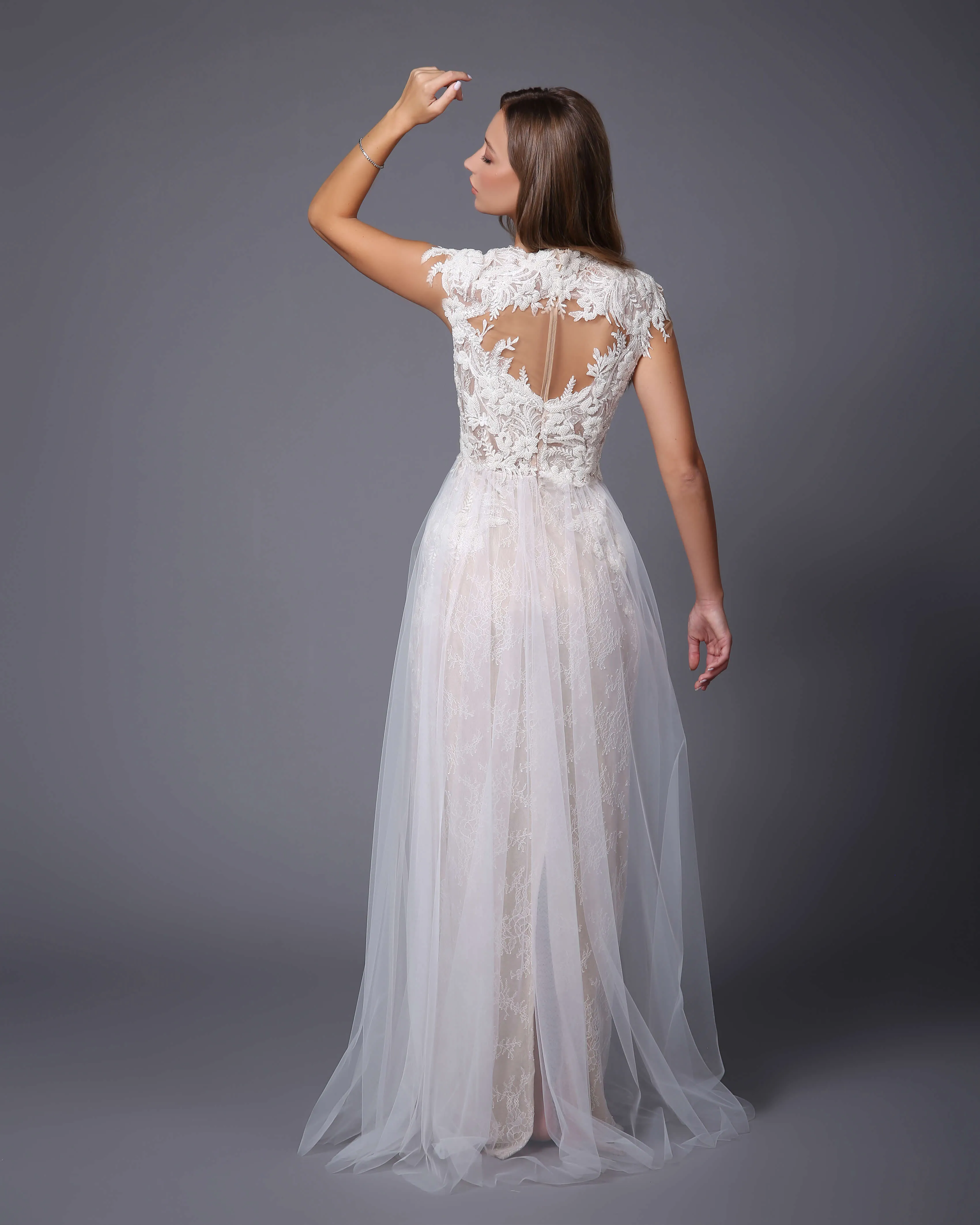 JULI – Delicate lace wedding dress.