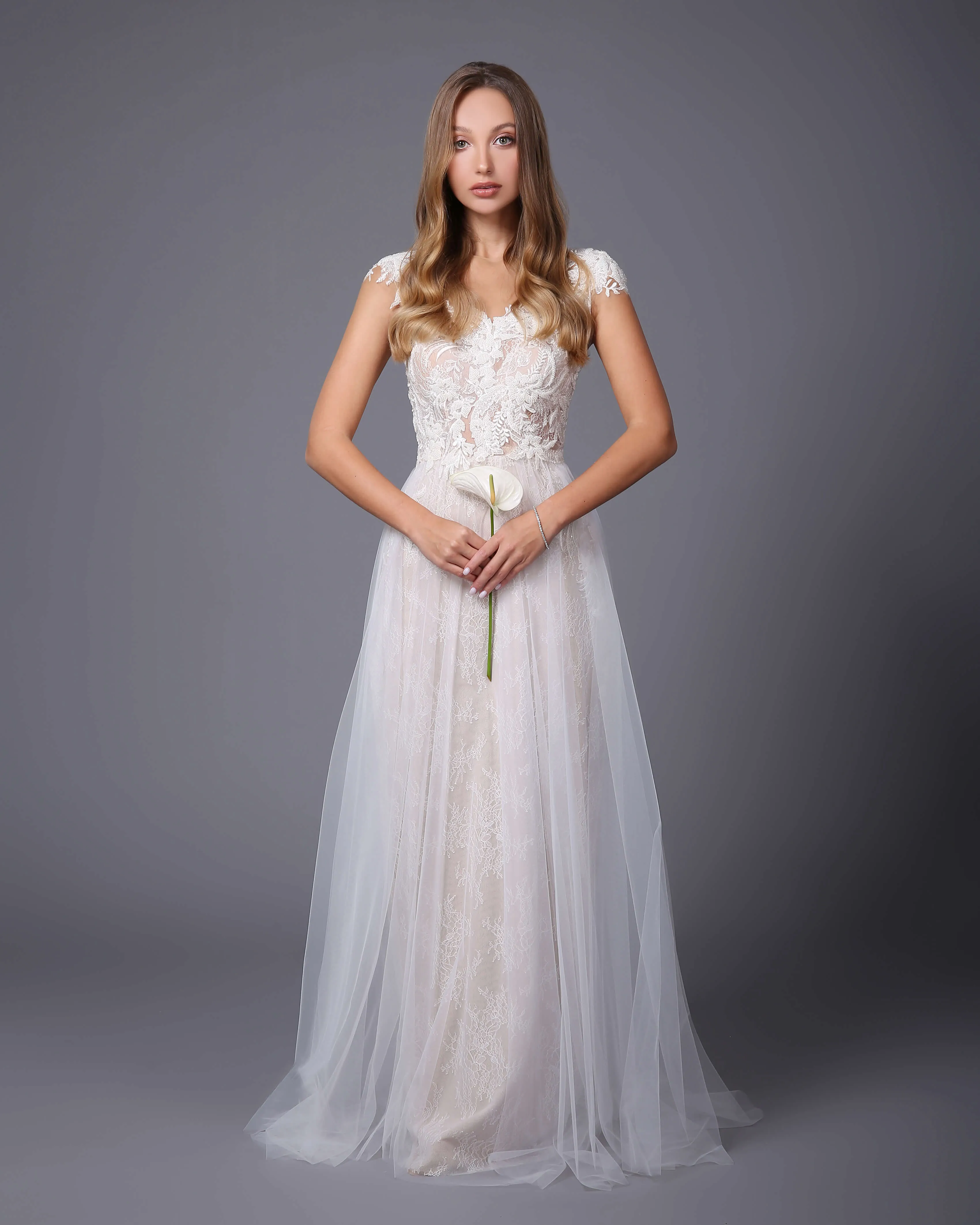 JULI – Delicate lace wedding dress.